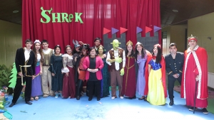 Estudiantes de 4&ordm; medio se despiden con obra de teatro en ingl&eacute;s