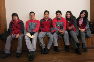 Estudiantes participan en debate del Programa "Ingl&eacute;s Abre Puertas"
